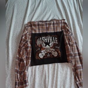 Cropped graphic flannel